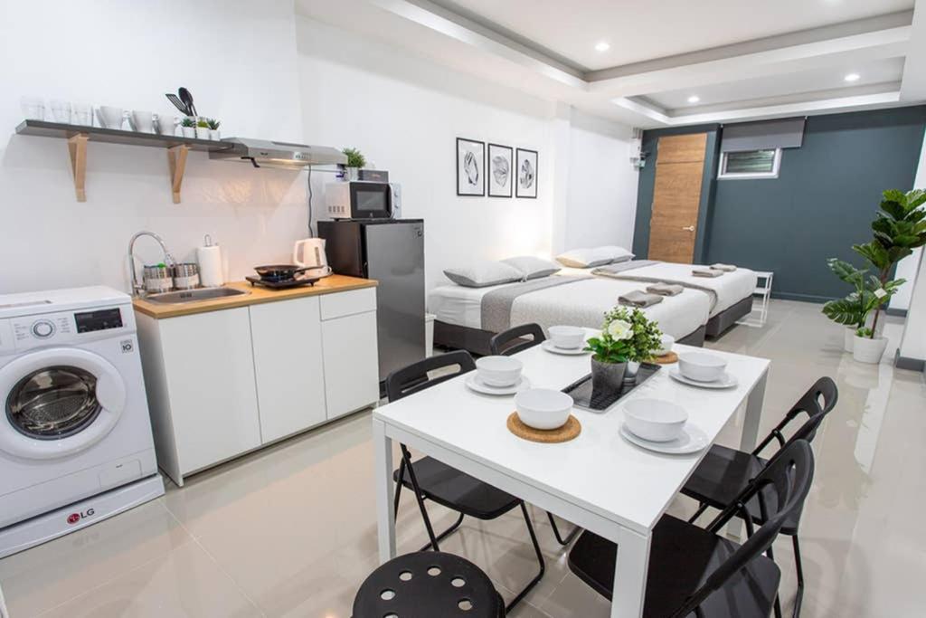 P1 Silom Pan Large Room Full Kitchen Wifi 4-6Pax 曼谷 外观 照片